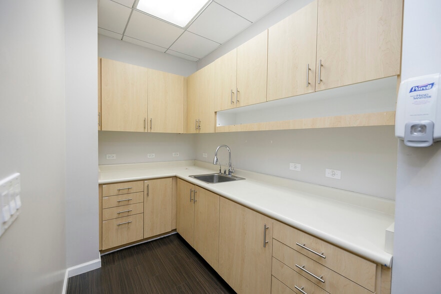 More Photos Of 1130 Coffee Rd, Modesto Medical For Sale
