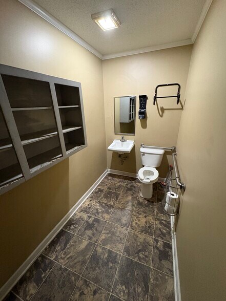 More Photos Of 135 Crow Run, Rockingham Flex For Sale