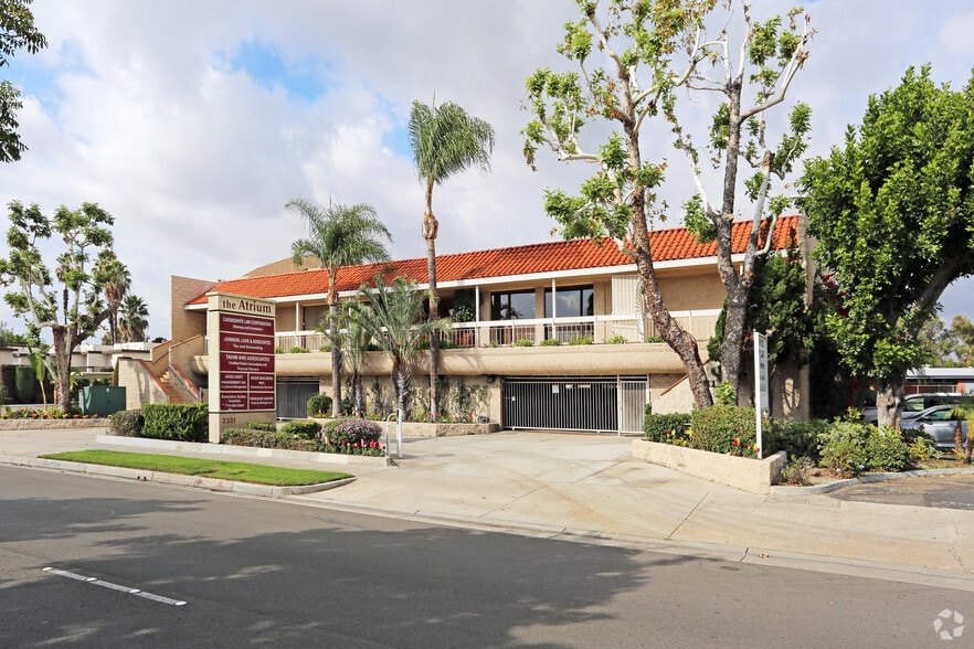 Primary Photo Of 2331 W Lincoln Ave, Anaheim Office For Lease