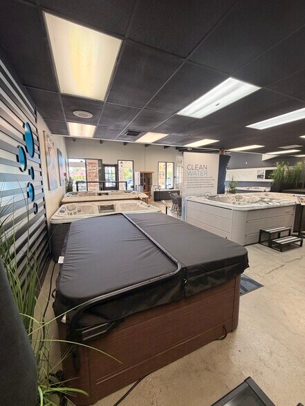 More Photos Of 22900-22924 Los Alisos Blvd, Mission Viejo Unknown For Lease