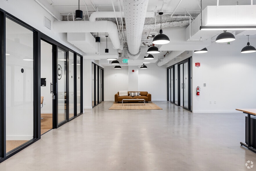 More Photos Of 3000 S Robertson Blvd, Los Angeles Loft Creative Space For Sale