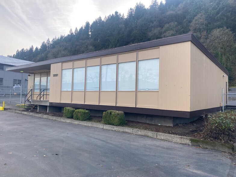 More Photos Of 3537 NW St Helens Rd, Portland Industrial For Lease