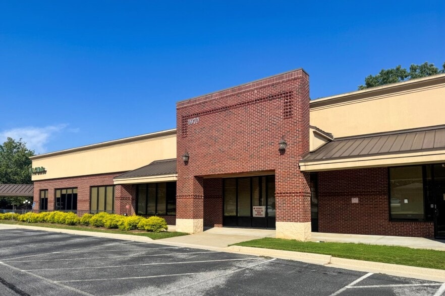Primary Photo Of 1970 Riverside Pky, Lawrenceville Medical For Sale