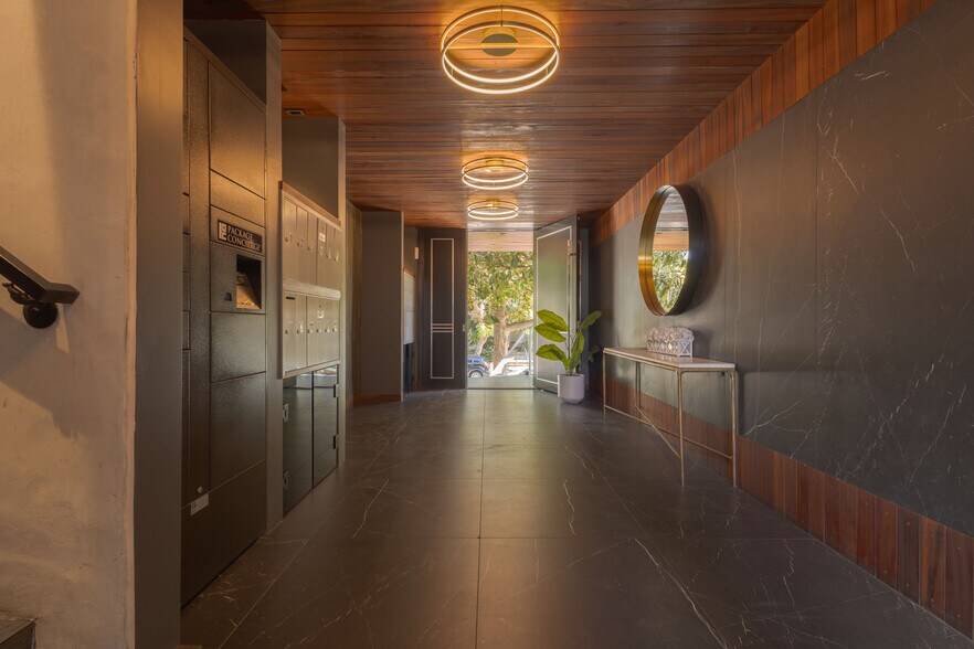 More Photos Of 1267 N Laurel Ave, West Hollywood Apartments For Sale