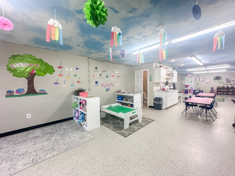 More Photos Of 710 W Broadway St, Collinsville Daycare Center For Sale