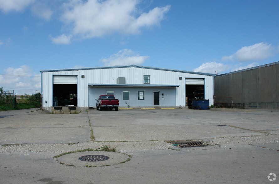 Primary Photo Of 200 Harbor Cir, New Orleans Warehouse For Lease