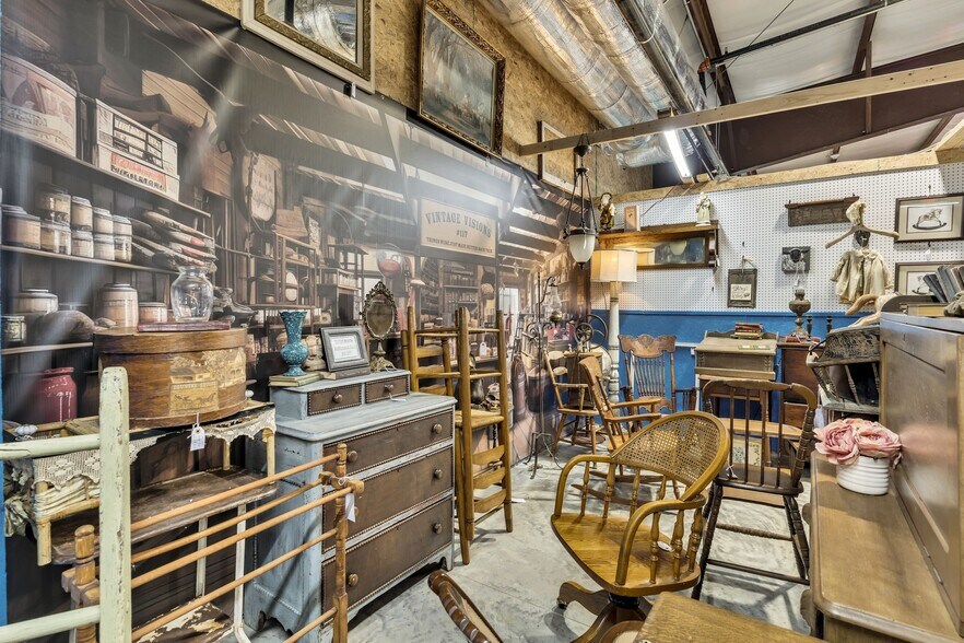 More Photos Of 2120 Old Highway 431 S, Greenbrier Freestanding For Sale