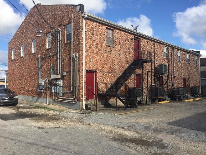 More Photos Of 4701 Downman Rd, New Orleans Bar For Lease