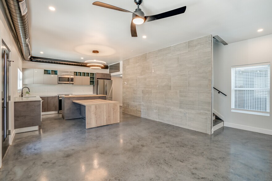 More Photos Of 811 Montana St, San Antonio Apartments For Sale