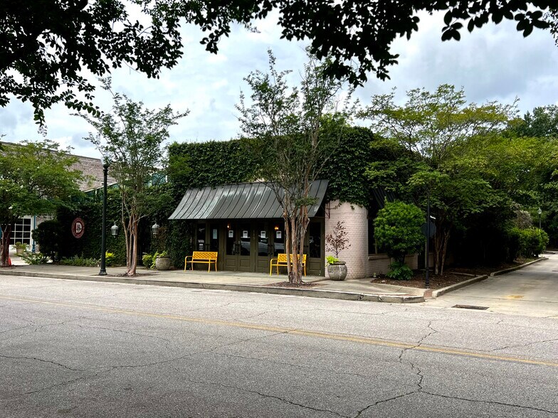 More Photos Of 117 Walnut St, Hattiesburg Restaurant For Sale