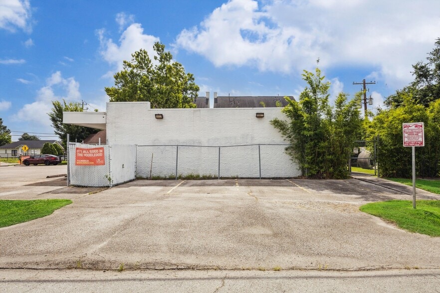 More Photos Of 602 E 20th St, Houston Restaurant For Lease