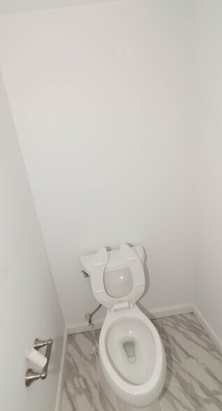 More Photos Of 316 S Broadway, Baltimore Storefront Retail Residential For Sale