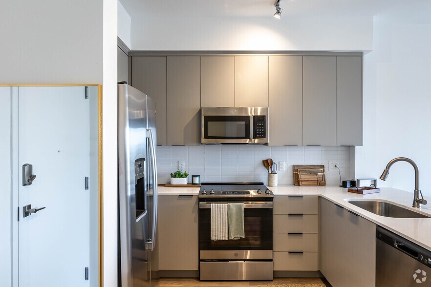 More Photos Of 3333 N Federal Hwy, Oakland Park Apartments For Lease