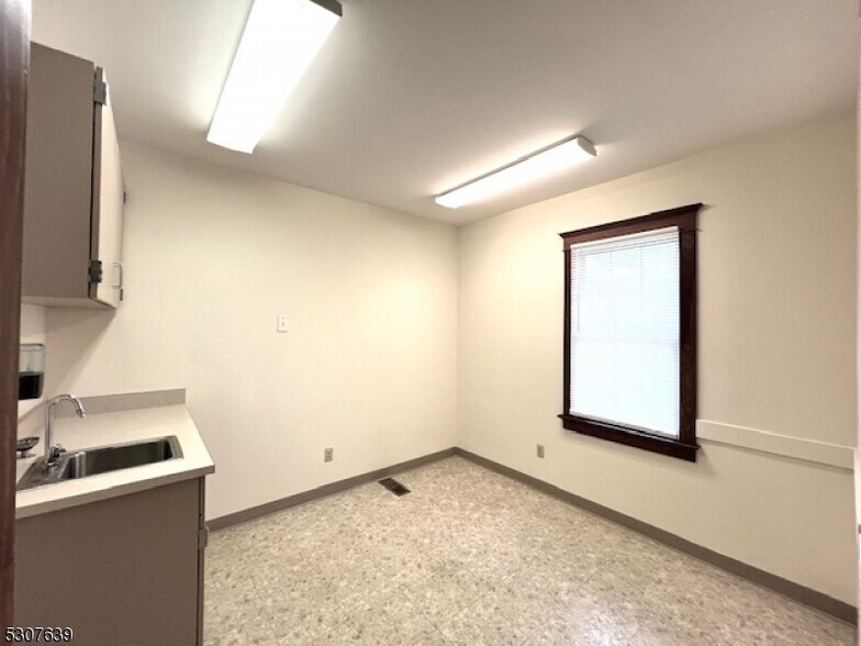 More Photos Of 165 NJ-23, Franklin Office For Lease