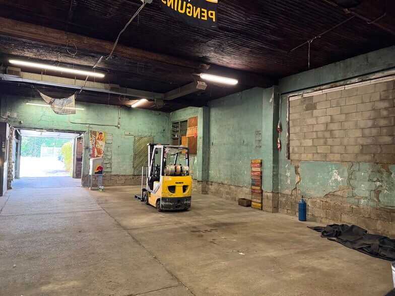 More Photos Of 1404 4th Ave, Coraopolis Warehouse For Sale