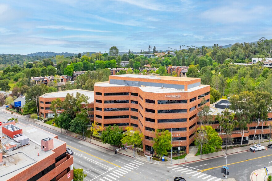More Photos Of 16830 Ventura Blvd, Encino Office For Lease