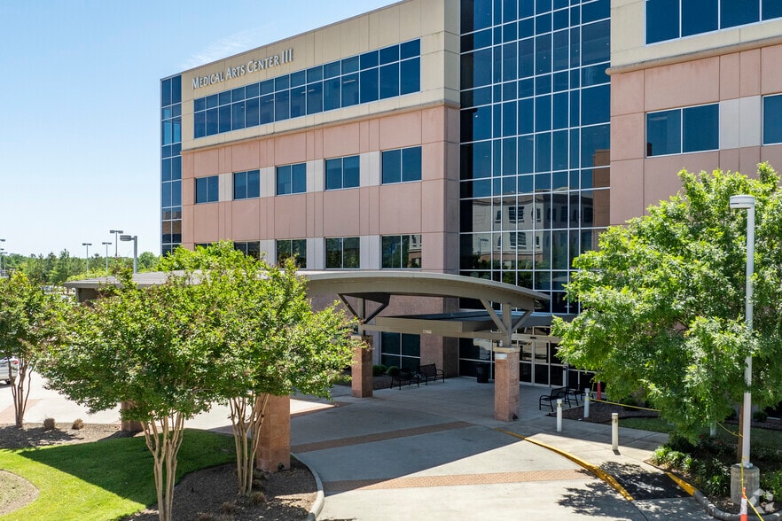 More Photos Of 17450 St. Lukes Way, The Woodlands Medical For Lease