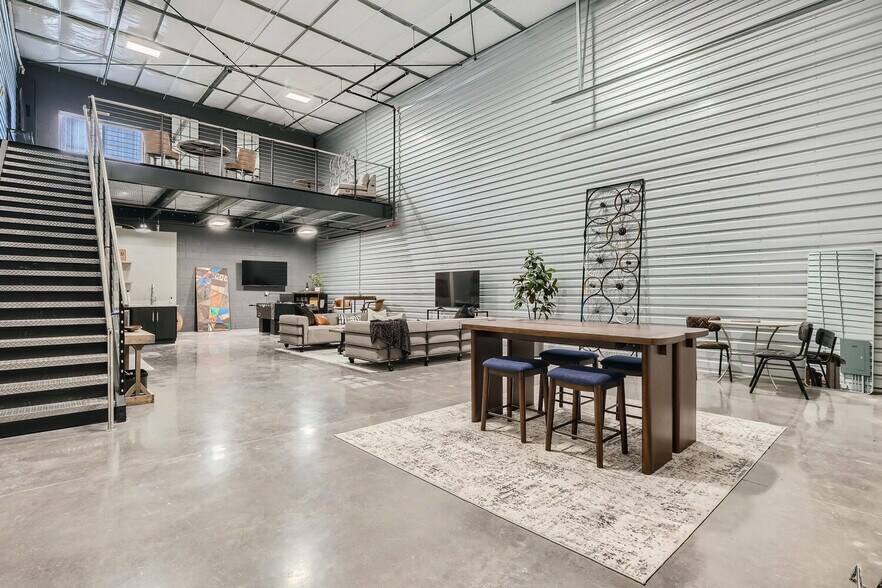 More Photos Of 11 NW Frontage Rd, Fort Collins Showroom For Sale