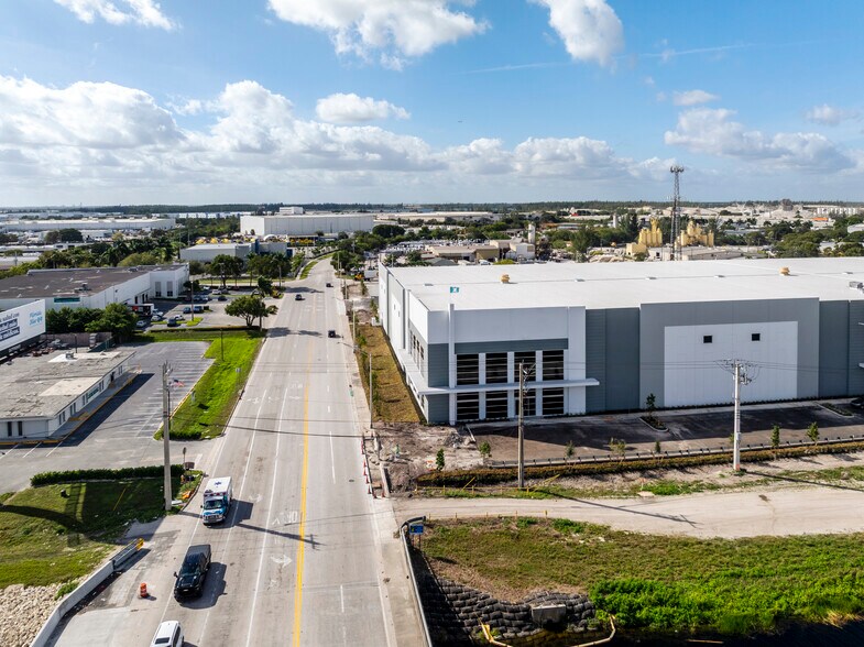 More Photos Of 10900 NW 128th Street, Medley Warehouse For Lease