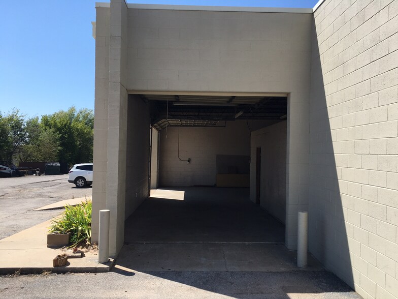 More Photos Of 3920 Classen Blvd, Norman Industrial For Lease