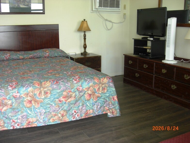 More Photos Of 1720 S Grand Ave, Cherokee Hotel For Sale