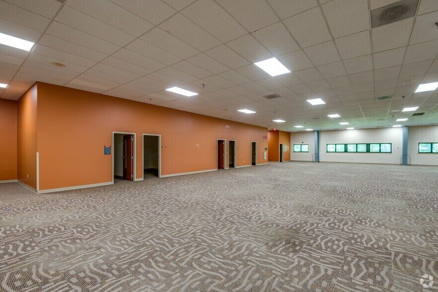 More Photos Of 1555 Glory Rd, Green Bay Manufacturing For Lease