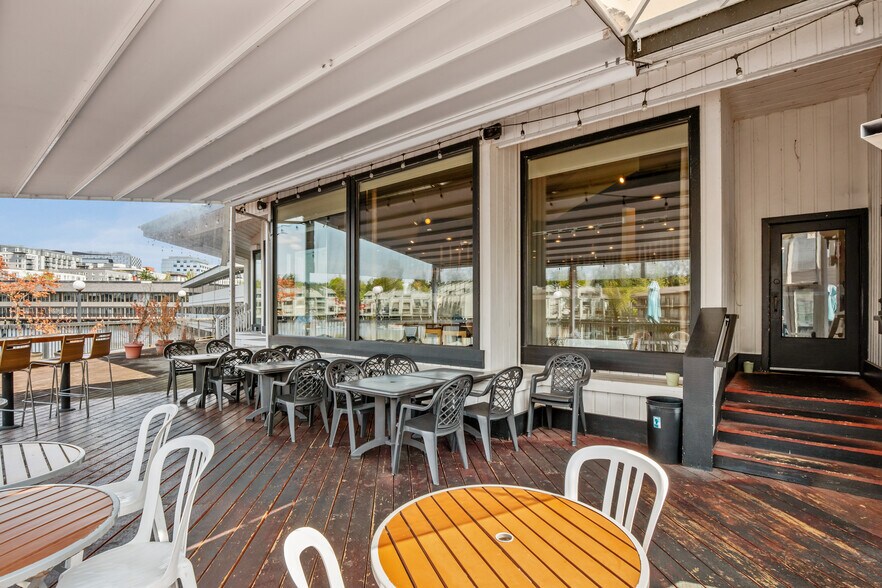 More Photos Of 23 Lake Bellevue Dr, Bellevue Storefront Retail Office For Sale