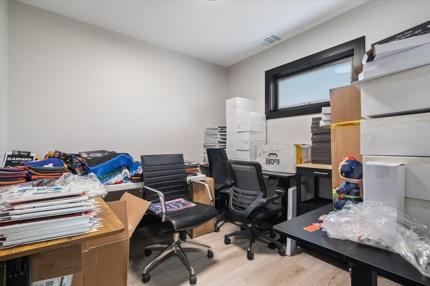 More Photos Of 1415 Shelby St, Indianapolis Office For Sale