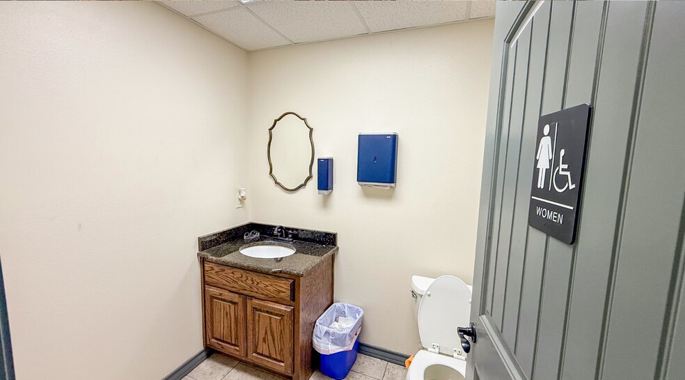 More Photos Of 1409 E County Road 120, Midland Warehouse For Lease