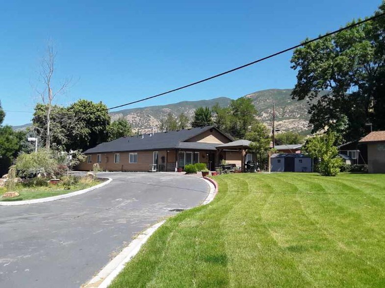 More Photos Of 41 E Center St, Centerville Assisted Living For Sale