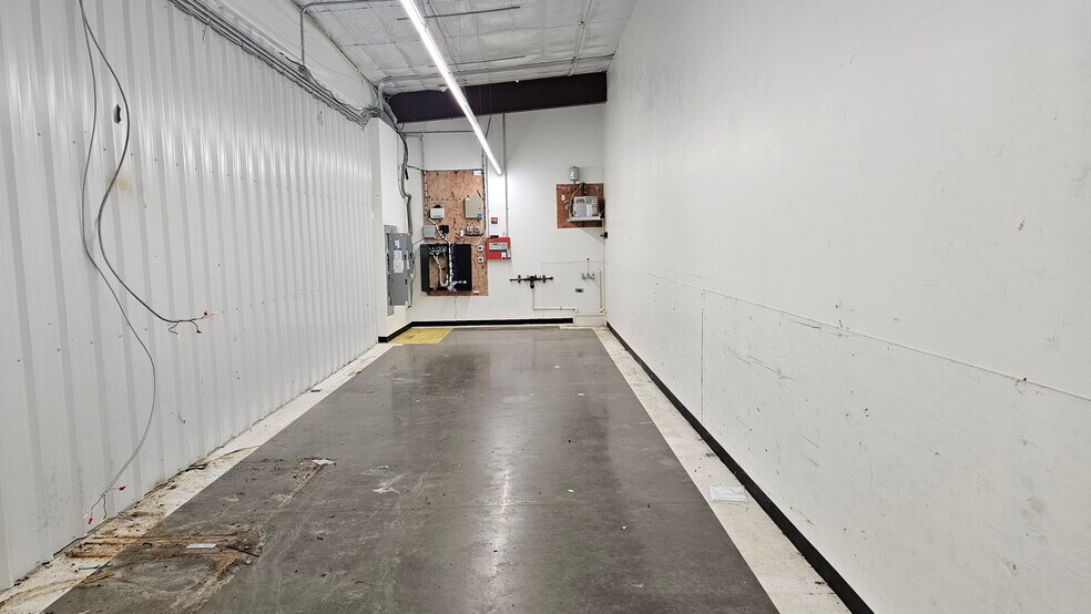 More Photos Of 5732 McClellan Hwy, Branchland Freestanding For Lease