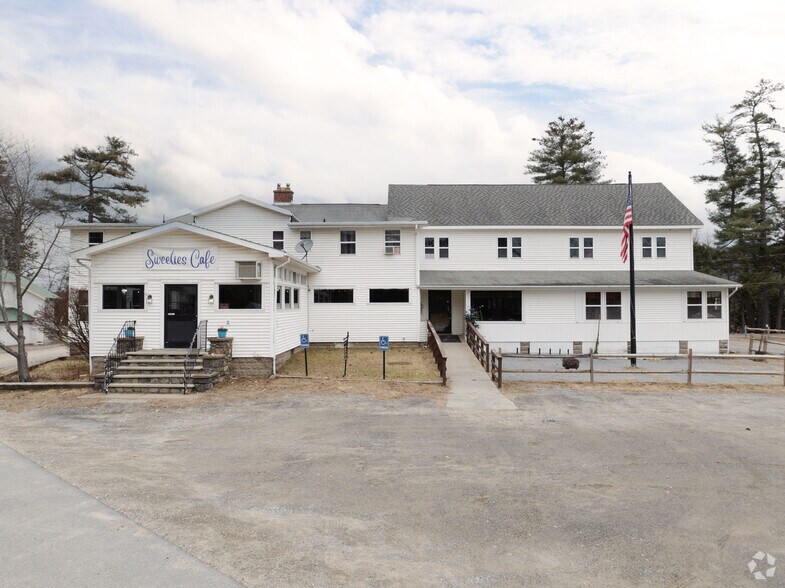 More Photos Of 13 Park Ave, Hadley Restaurant For Sale