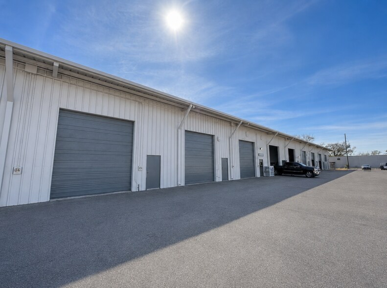 More Photos Of 5100 Ulmerton Rd, Clearwater Warehouse For Lease