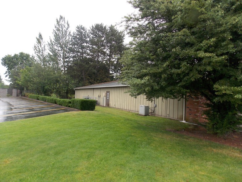 More Photos Of 19635 SW Tualatin Valley Hwy, Beaverton Medical For Lease
