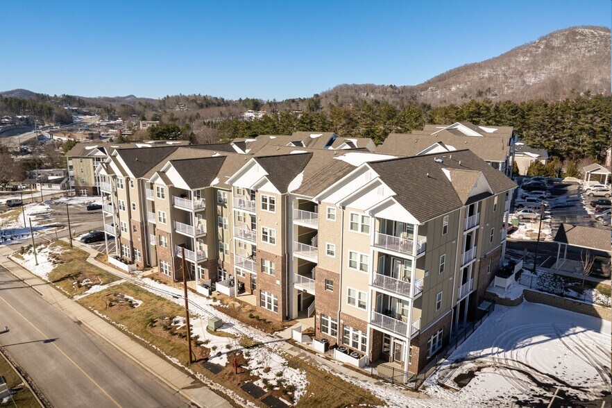 Primary Photo Of 155 & 221 Robinson Way, Boone Apartments For Lease