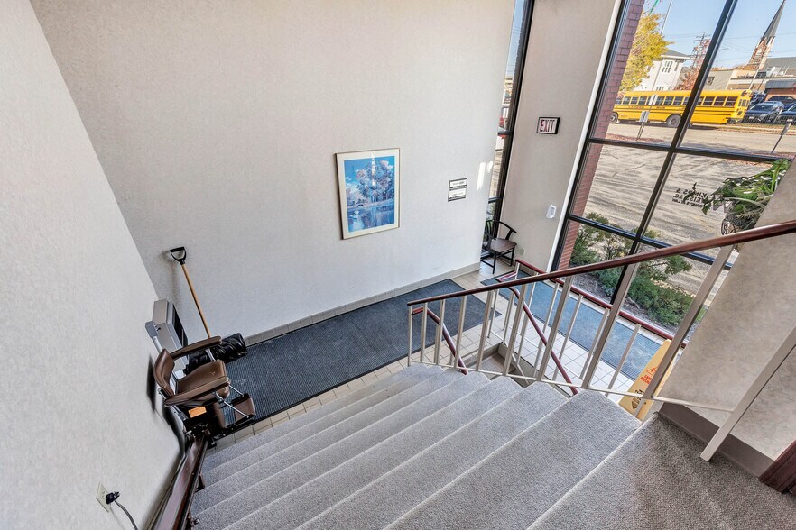 More Photos Of 414 S Jefferson St, Green Bay Office For Sale