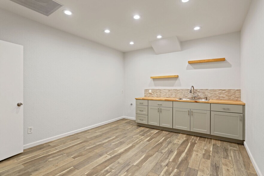 More Photos Of 5637 N Pershing Ave, Stockton Medical For Lease