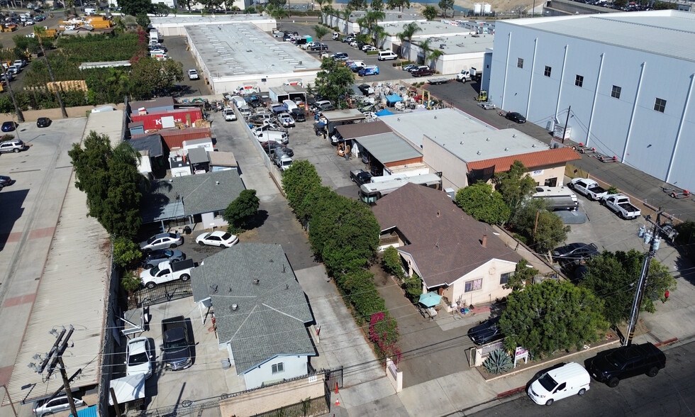 Primary Photo Of 925 Lawrence St, Placentia Contractor Storage Yard For Sale