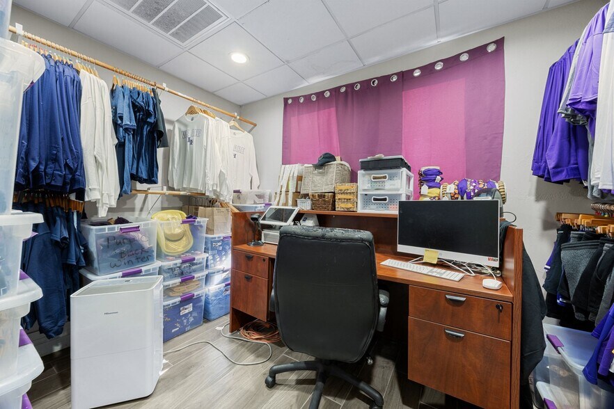 More Photos Of 14262 W State Highway 29, Liberty Hill General Retail For Sale