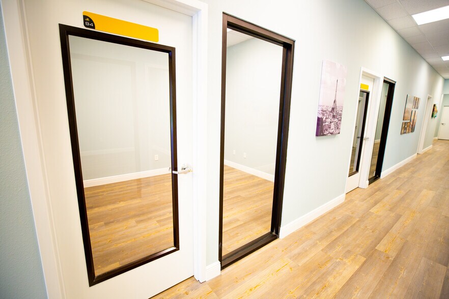 More Photos Of 2121 S Hiawasee Rd, Orlando Coworking Space