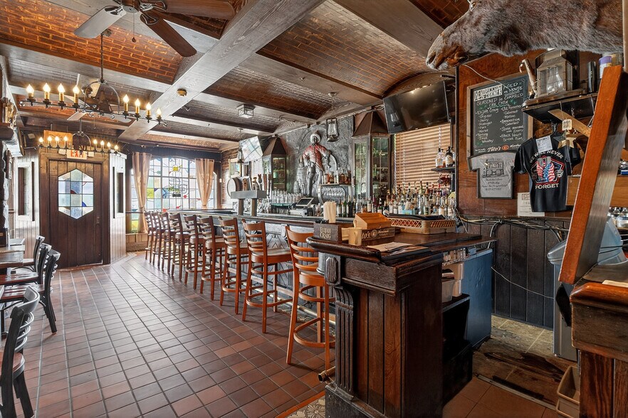 More Photos Of 671-673 Broadway, Bayonne Bar For Sale