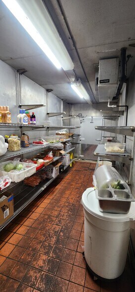 More Photos Of 14225 Jones St, Lavonia Restaurant For Lease