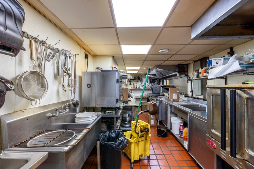 More Photos Of 33350 County Road 3, Crosslake Restaurant For Sale
