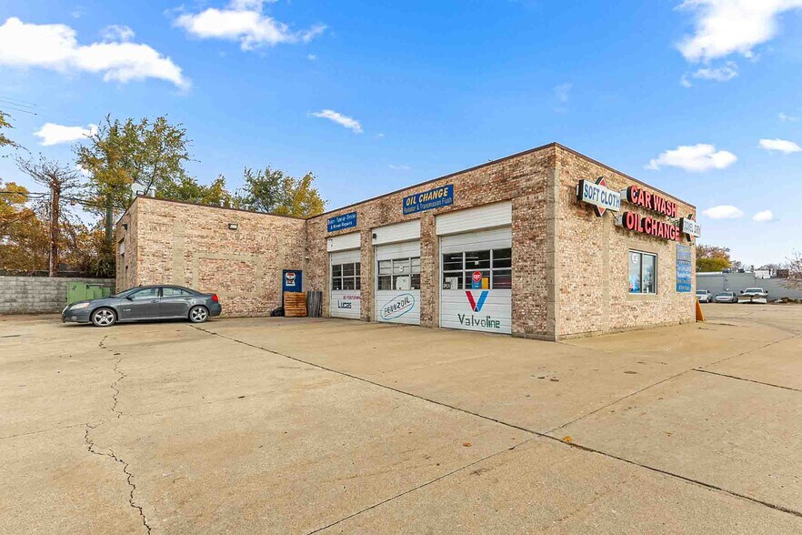 More Photos Of 26380 Michigan Ave, Inkster General Retail For Sale