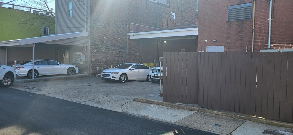 More Photos Of 1731 E Carson St, Pittsburgh Storefront For Sale