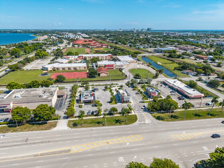 More Photos Of 1225 Palm Beach Lakes Blvd, West Palm Beach Fast Food For Sale