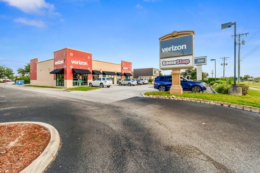 Primary Photo Of 6751 N Church Ave, Mulberry Freestanding For Sale