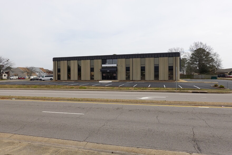 More Photos Of 4190 S Plaza Trl, Virginia Beach Office For Lease
