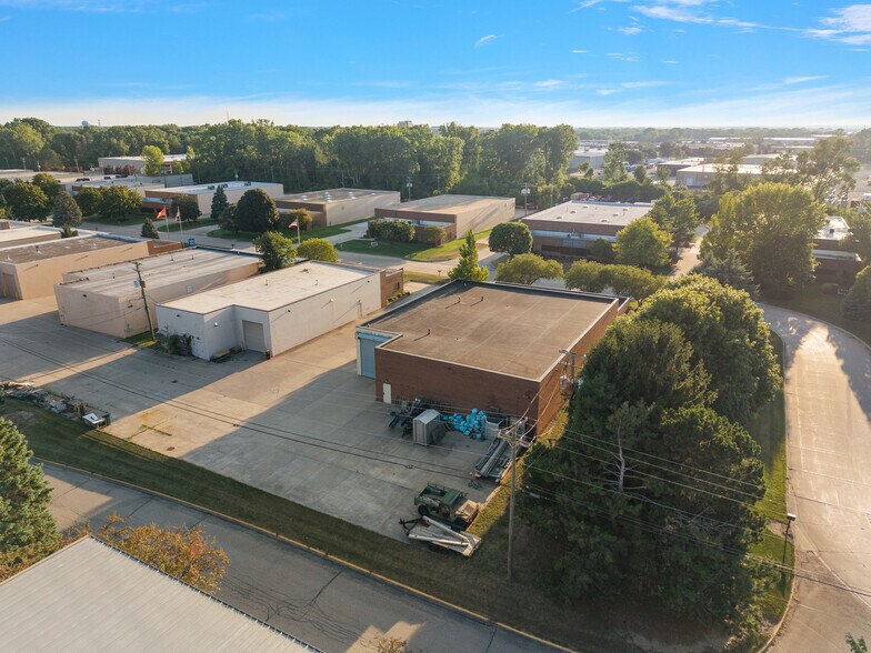 More Photos Of 44468 Reynolds Dr, Clinton Township Manufacturing For Sale