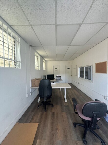 More Photos Of 230-226 W 24th St, Hialeah Warehouse For Lease